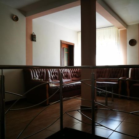 Pensiunea Ramona Carpinisu Luaran gambar