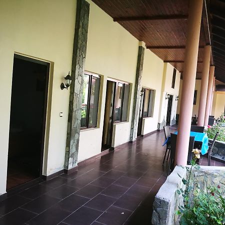 Pensiunea Ramona Carpinisu Luaran gambar